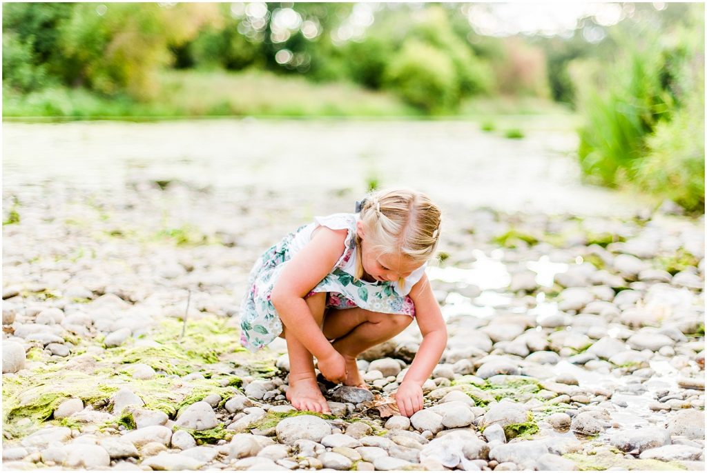 grand river bank brant conservation brantford family session girl exploring